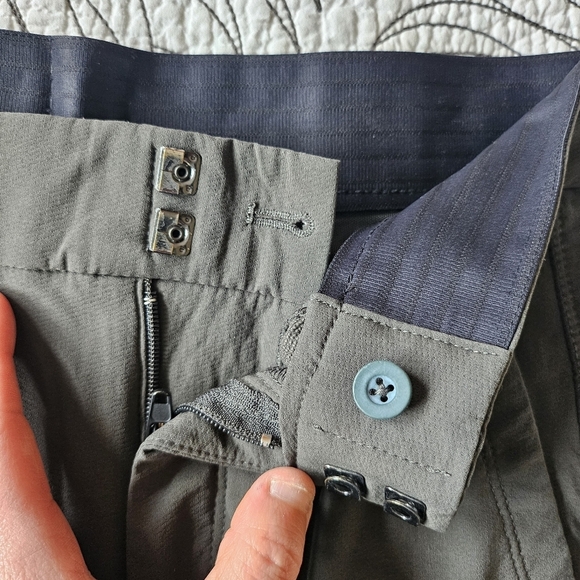 VGUC Athleta Wander Utility Pant Olive Green Sz 0 Zero - Picture 11 of 16